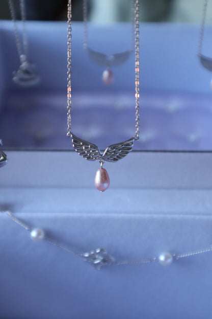Alba Wings Pearl Necklace